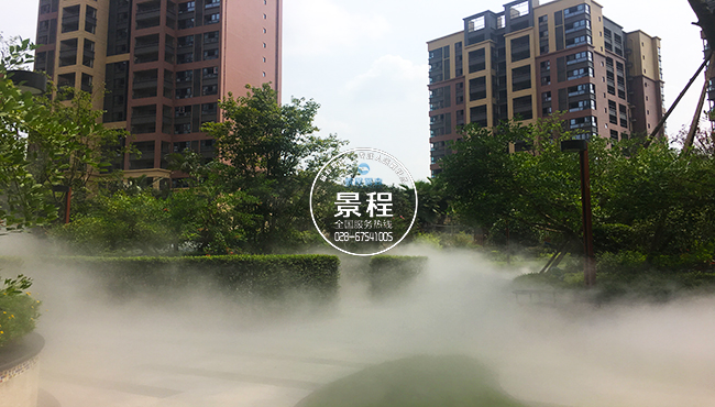 人造霧景觀美化小區整體環境 噴霧景觀系統現在的應用越來越廣泛,能適用于小區、售樓部、景區、園林等